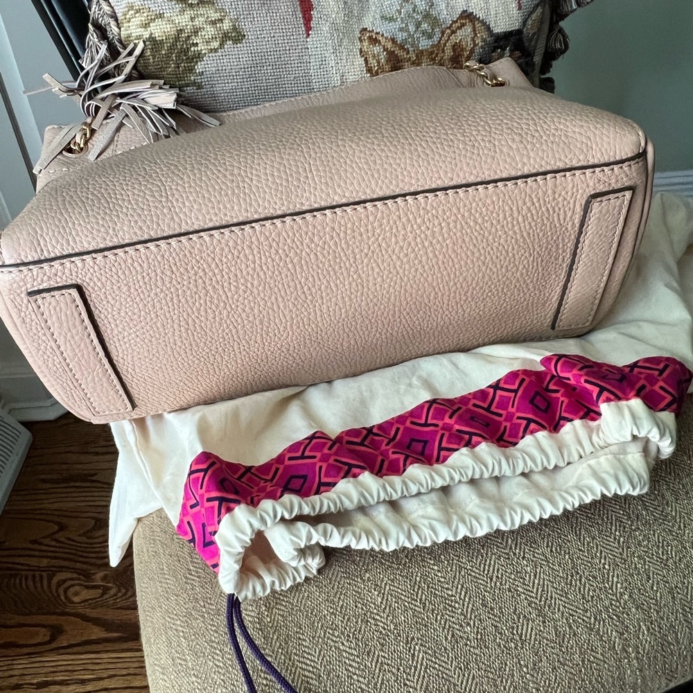 Price dropped!!Beautiful & stylish Tory Burch Tan leather shoulder bag - Picture 3 of 12
